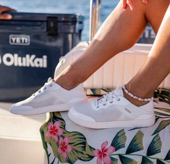 OLUKAI # KAHAKAI BLANC LUMINEUX