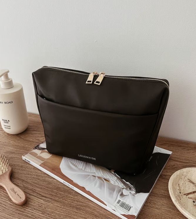 LOUENHIDE # VANESSA TROUSSE
