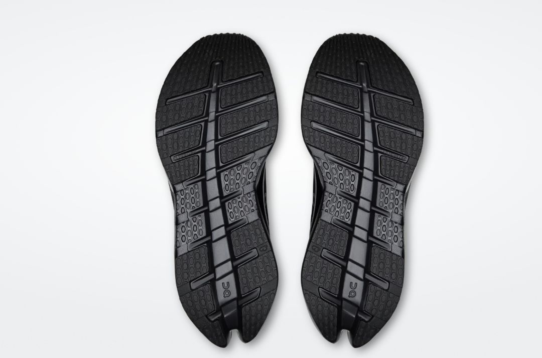 ON # CLOUDRUNNER 3 NOIR/NOIR