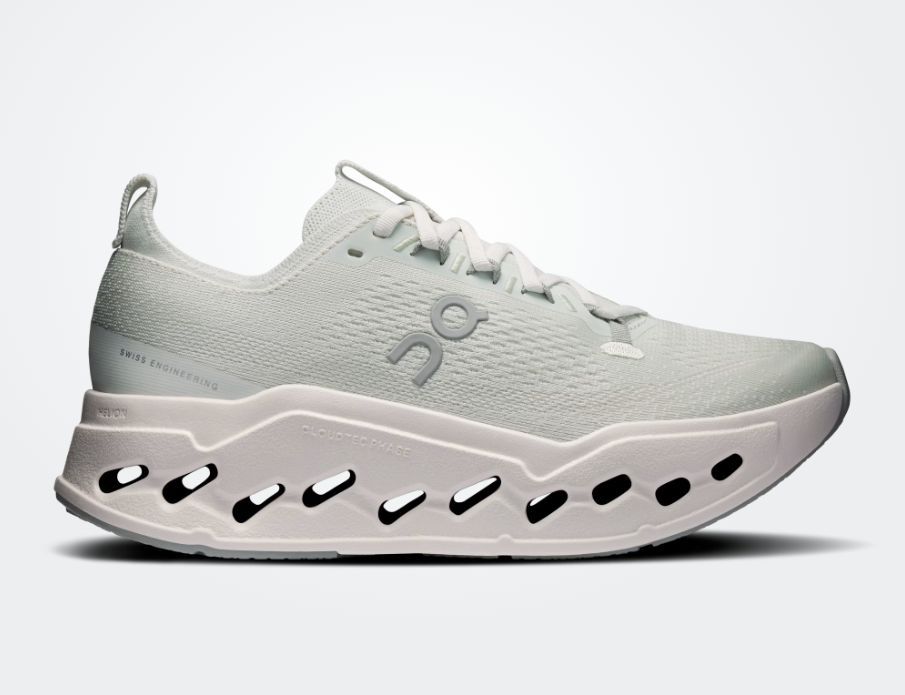 ON # CLOUDSURFER MAX ICEBERG/IVORY