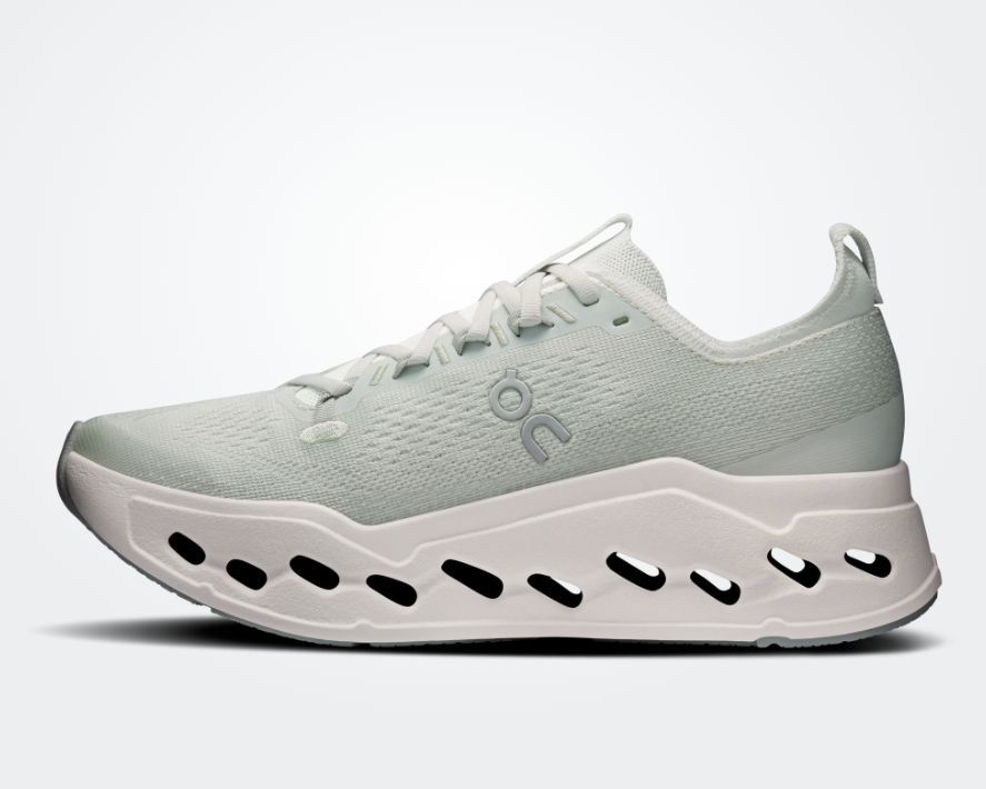 ON # CLOUDSURFER MAX ICEBERG/IVORY