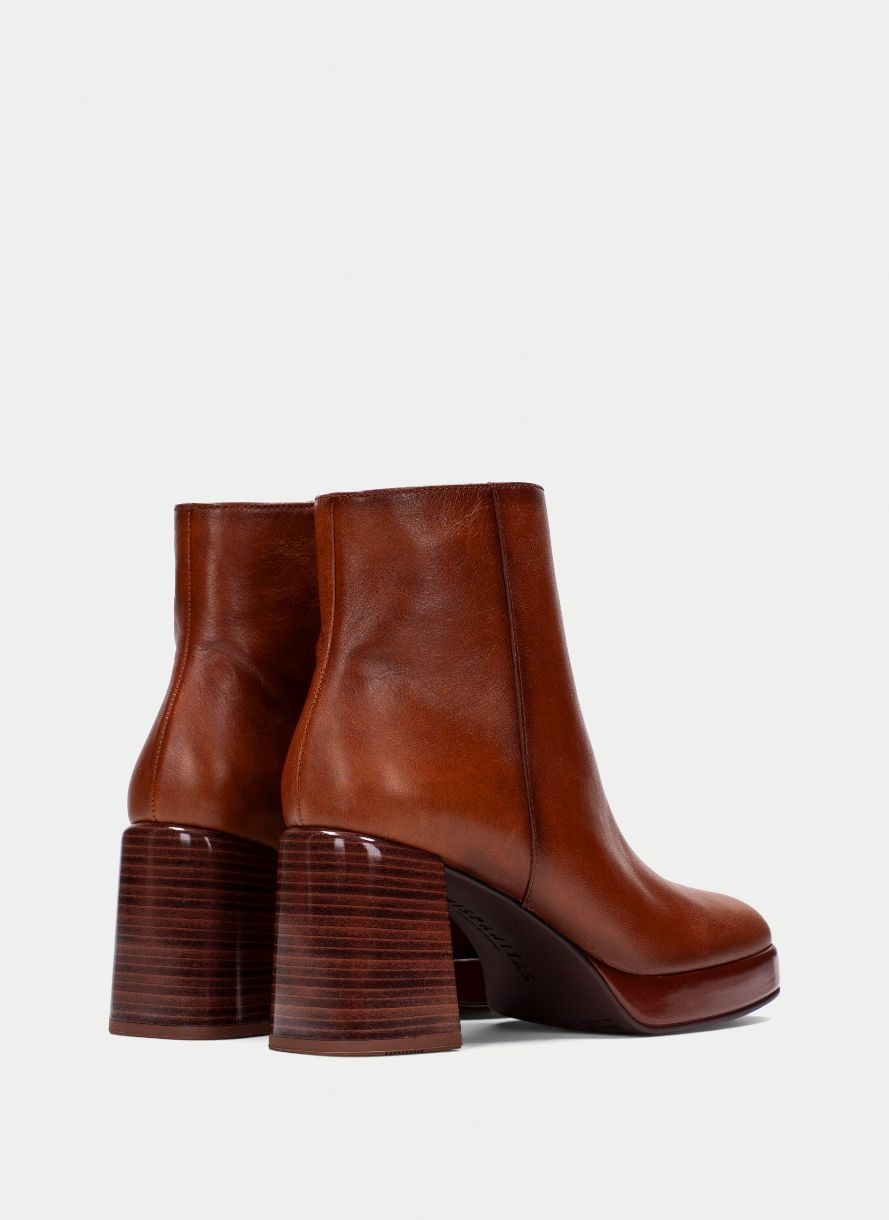 HISPANITAS # TOKIO TAN